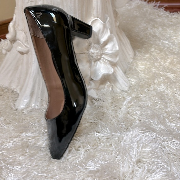 Vionic (Mia) Black Patent Leather Heels - Picture 2 of 6